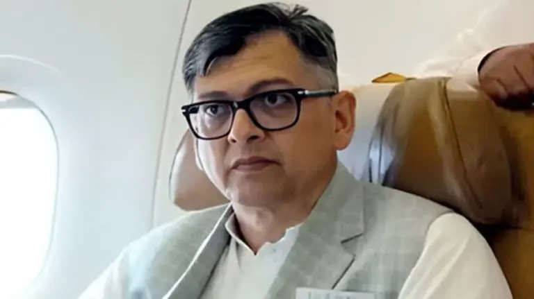 লন্ডনে গেলেন বিএনপি নেতা সালাহউদ্দিন