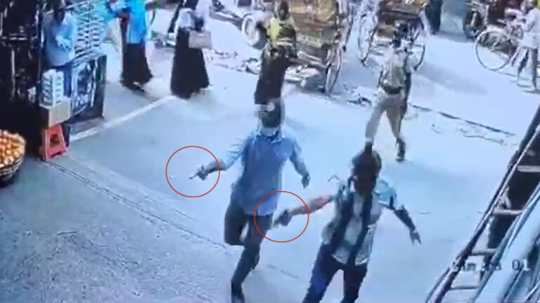 পুরান ঢাকায় মেডিকেলের সামনে এক ব্যক্তিকে গুলি করে হত্যা