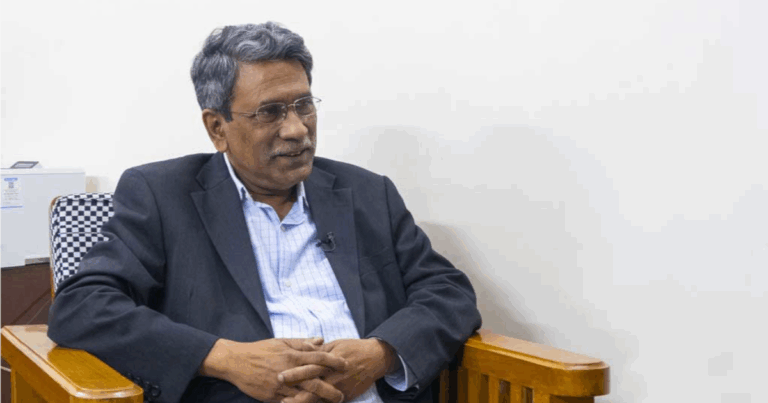যুক্তরাষ্ট্র সফর শেষে দেশে ফিরেছেন আলী রীয়াজ