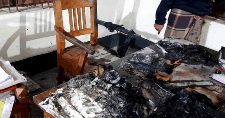 মাগুরায় গ্রামীণ ব্যাংক শাখায় দুর্বৃত্তদের আগুন, পুড়ল গুরুত্বপূর্ণ কাগজপত্র