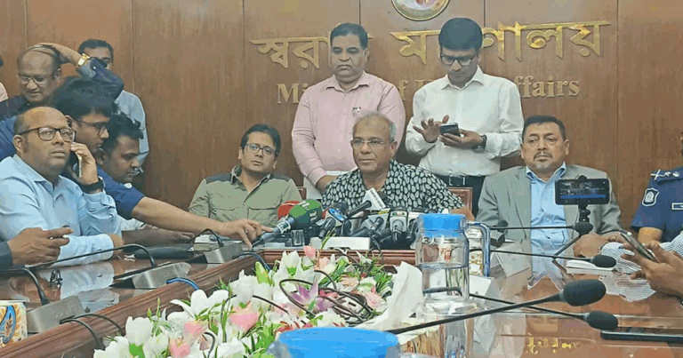 ৫০ শতাংশ সেনা সদস্য সরিয়ে নেওয়া হচ্ছে না: স্বরাষ্ট্র উপদেষ্টা