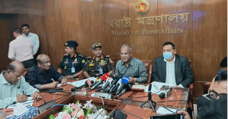 কোনো ধরনের সন্ত্রাস সহ্য করা হবে না: স্বরাষ্ট্র উপদেষ্টা