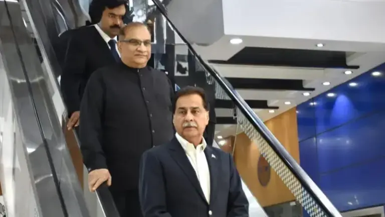 খালেদা জিয়াকে শ্রদ্ধা জানাতে ঢাকায় পাকিস্তানের স্পিকার