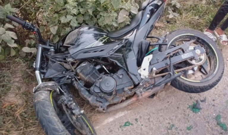টাঙ্গাইলে মোটরসাইকেল মুখোমুখি সংঘর্ষে ২ স্কুলছাত্রসহ নিহত ৩