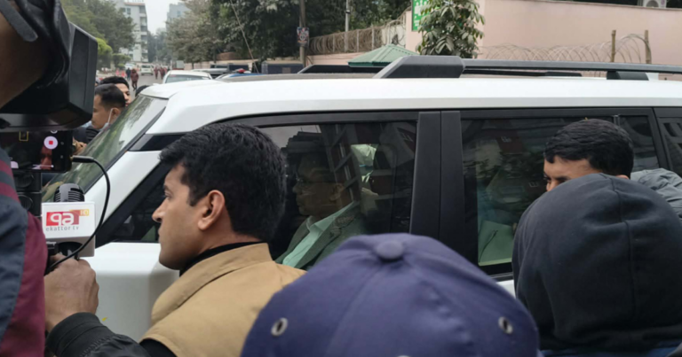 মায়ের মরদেহ দেখে হাসপাতাল ছাড়লেন তারেক রহমান