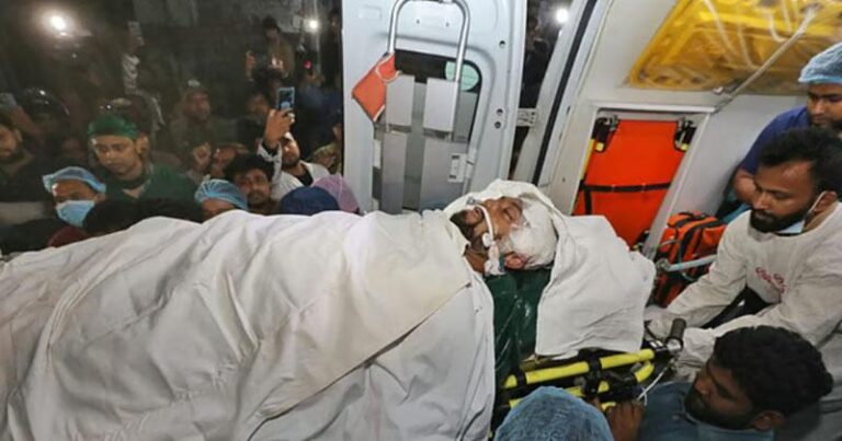 হাদিকে সিঙ্গাপুর নিতে ঢাকায় এয়ার অ্যাম্বুলেন্সের অবতরণ