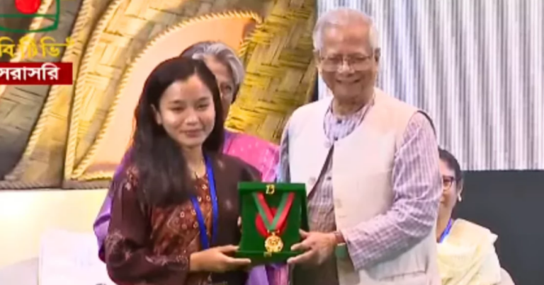 রোকেয়া পদক পেয়ে উচ্ছ্বসিত ঋতুপর্ণা চাকমা