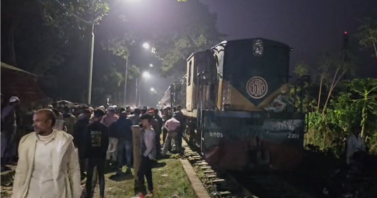 ইঞ্জিন বিকল, ঢাকা-ময়মনসিংহ রুটে ট্রেন চলাচল বন্ধ
