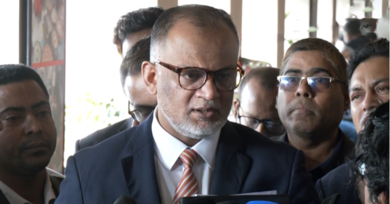 ভোজ্যতেলের দাম বাড়ানোয় ব্যবসায়ীদের বিরদ্ধে ব্যবস্থা: বাণিজ্য উপদেষ্টা