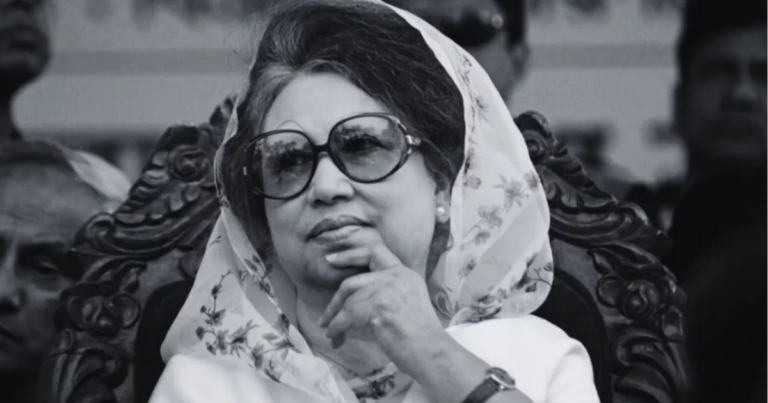 স্মৃতি রোমন্থন করে অঝোরে কাঁদছেন স্বজন ও নেতাকর্মীরা
