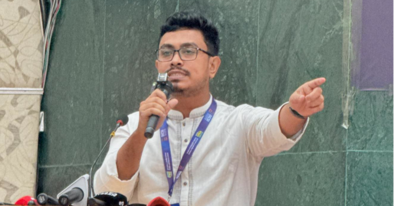 বিএনপি-রিজভীকে প্রকাশ্যে ক্ষমা চাওয়ার আহ্বান জানালেন সাদিক কায়েম