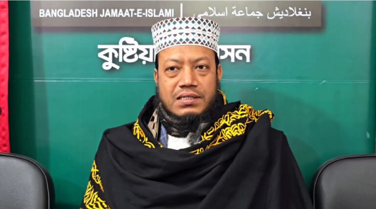 কোকোকে নিয়ে কটূক্তি, খুলনায় আমির হামজার বিরুদ্ধে মামলা