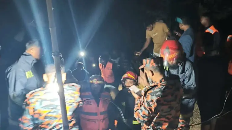 রাউজানে নলকূপের গর্তে পড়া সেই শিশু উদ্ধার, নেওয়া হয়েছে হাসপাতালে