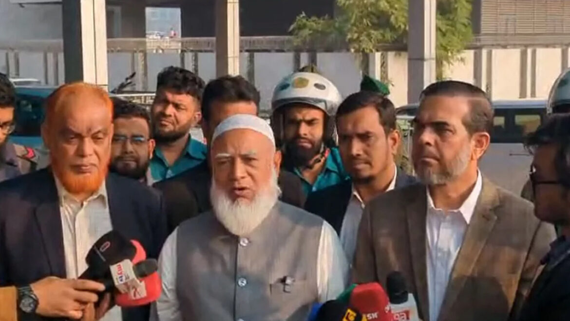 ১০ টাকা কেজি চালের মতো কার্ডের লোভ দেখানো হচ্ছে