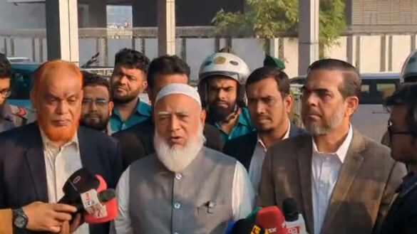 ১০ টাকা কেজি চালের মতো কার্ডের লোভ দেখানো হচ্ছে