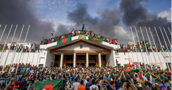 জুলাই গণঅভ্যুত্থান চলাকালে ফ্যাসিস্ট সরকার পতনের মাধ্যমে গণতান্ত্রিক শাসনব্যবস্থা পুনরুদ্ধার লক্ষ্যে সংগঠিত রাজনৈতিক প্রতিরোধমূলক কর্মকাণ্ডে অংশগ্রহণকারীদের ফৌজদারি দায়মুক্তি এবং আইনি সুরক্ষা বিধান রেখে ‘জুলাই গণঅভ্যুত্থান (সুরক্ষা ও দায় নির্ধারণ) অধ্যাদেশ, ২০২৬’ জারি করা হয়েছে।