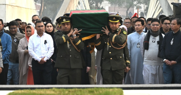 ‘আমার মা মানুষের কাছে ভিন্ন-ভিন্ন তাৎপর্য বহন করতেন’