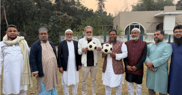 ফরিদপুর-৪ (ভাঙ্গা–সদরপুর–চরভদ্রাসন) আসনে ৯ ভাই ও পরিবার সদস্যদের নিয়ে গণসংযোগে নেমেছেন বিশিষ্ট স্থপতি ও সমাজসেবক এ এ এম মুজাহিদ বেগ।