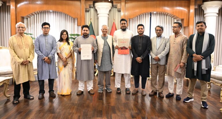 জুলাই সনদে স্বাক্ষর করেছে এনসিপি, ধন‍্যবাদ জানালেন প্রধান উপদেষ্টা