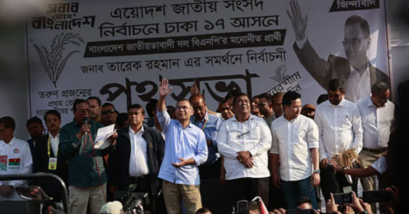 নির্বাচনে বিএনপি জয়লাভ করলে ঢাকা শহরে অন্তত ৪০টি খেলার মাঠ তৈরি এবং সড়কগুলো প্রশস্ত করার প্রতিশ্রুতি দিয়েছেন বিএনপি চেয়ারম্যান তারেক রহমান।