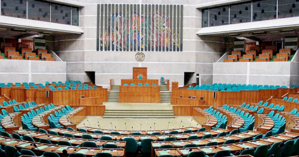 আগামী ১২ মার্চ অথবা এর দুই-একদিন আগে বসছে ত্রয়োদশ জাতীয় সংসদের প্রথম অধিবেশন।