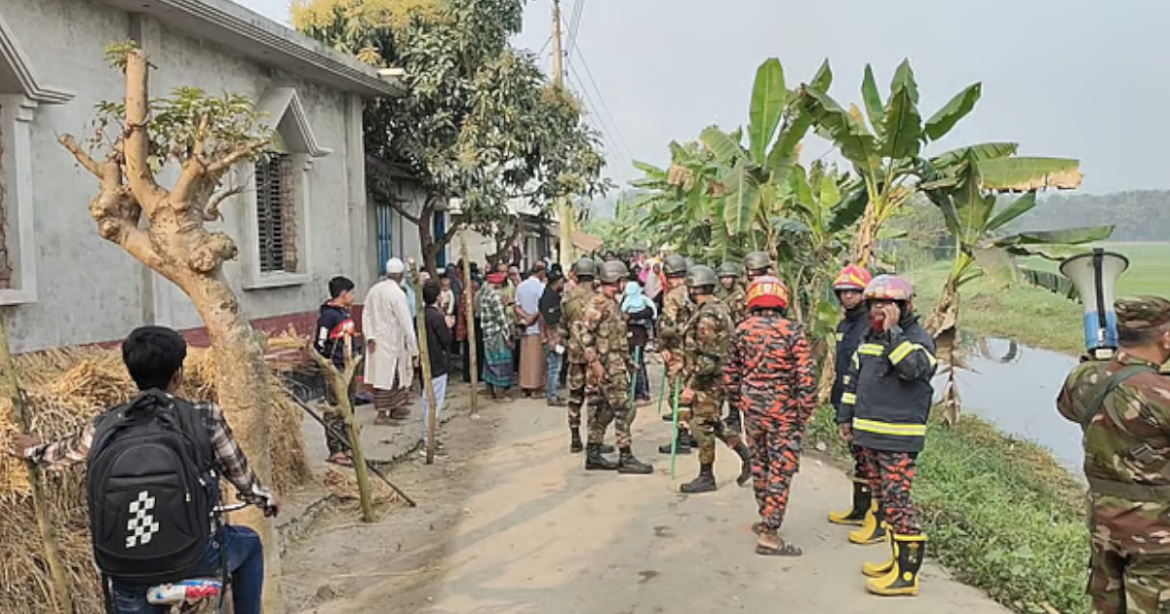 নড়াইল সদর উপজেলায় আধিপত্য বিস্তার কেন্দ্র করে দুই পক্ষের সংঘর্ষে বাবা-ছেলেসহ ৪ জন নিহত হয়েছেন।