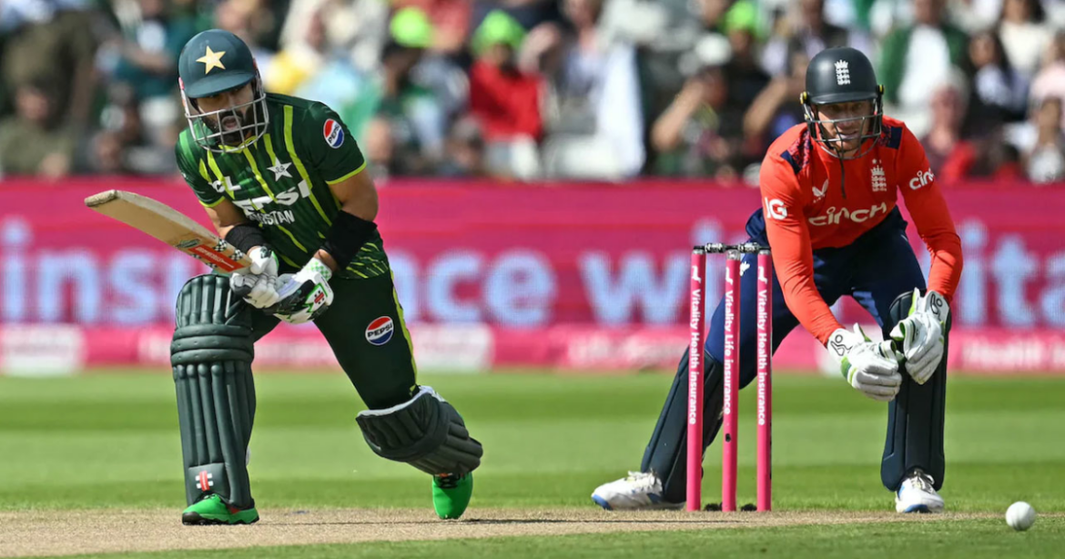 টি-২০ বিশ্বকাপ ম্যাচে আজ মুখোমুখি ইংল্যান্ড-পাকিস্তান। এছাড়াও আছে আরও কিছু খেলা, চলুন দেখে নিই আজকের খেলাসূচি।