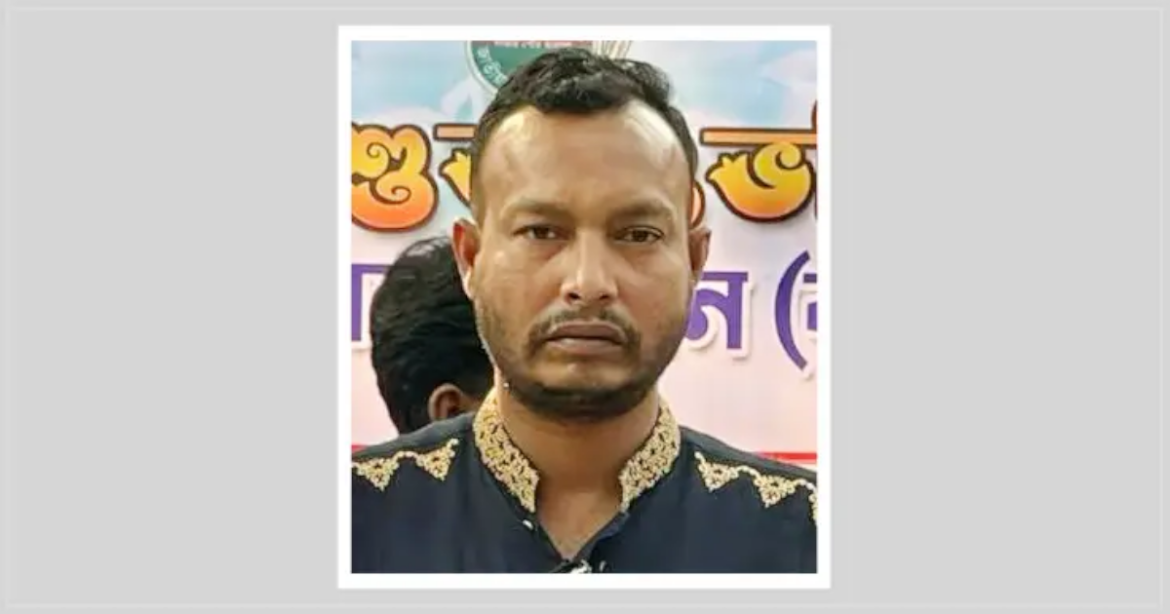 চাহিদা মতো চাঁদা টাকা না পেয়ে দুই ডাব বিক্রেতার ভ্যানভর্তি ডাব নিয়ে যাওয়ার অভিযোগ উঠেছে আরমান হোসেন বাবু নামে সাবেক ছাত্রদল নেতার বিরুদ্ধে।