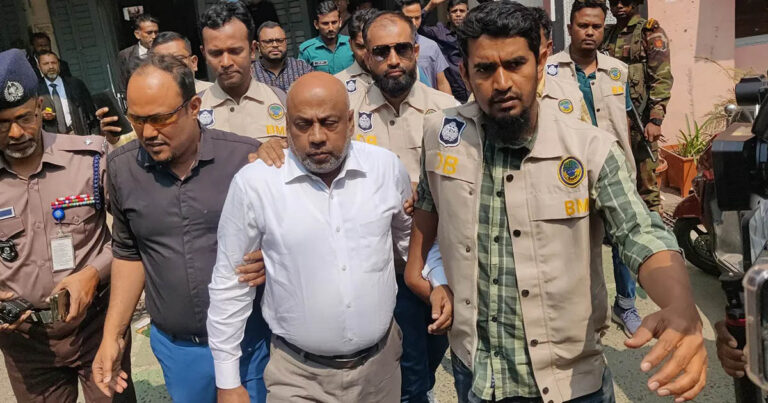 বরিশাল জেলা আইনজীবী সমিতির সভাপতিকে কারাগারে প্রেরণ