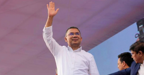 ত্রয়োদশ জাতীয় সংসদ নির্বাচনে ঢাকা-১৭ ও বগুড়া-৬ আসনে প্রতিদ্বন্দ্বিতা করে দুটি আসন থেকেই জয় পেয়েছেন বিএনপি চেয়ারম্যান তারেক রহমান।