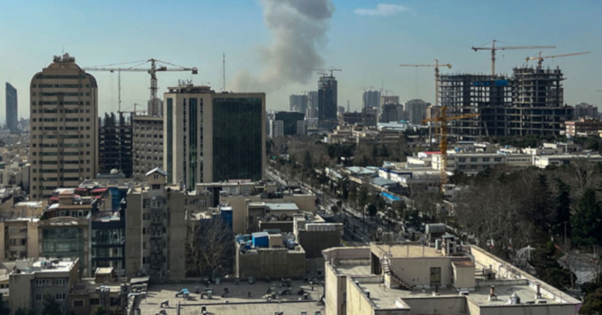দক্ষিণ ইরানের হরমোজগান প্রদেশের মিনাব শহরে একটি প্রাথমিক বালিকা বিদ্যালয়ে বিমান হামলা চালিয়েছে ইসরায়েল।