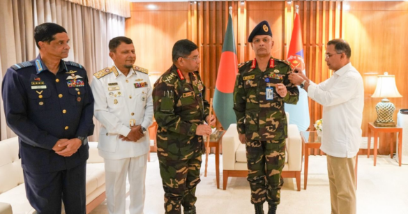 সশস্ত্র বাহিনী বিভাগের প্রিন্সিপাল স্টাফ অফিসার (পিএসও) হিসেবে দায়িত্বভার গ্রহণ করেছেন লেফটেন্যান্ট জেনারেল মীর মুশফিকুর রহমান।