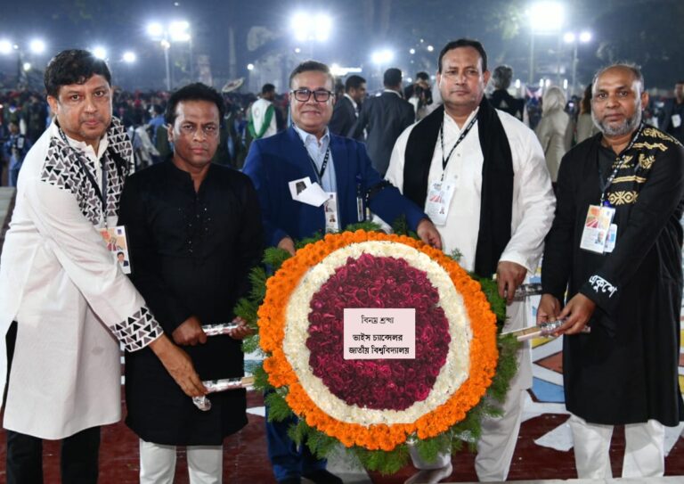 ভাষা শহিদদের প্রতি জাতীয় বিশ্ববিদ্যালয়ের ভিসির শ্রদ্ধা নিবেদন