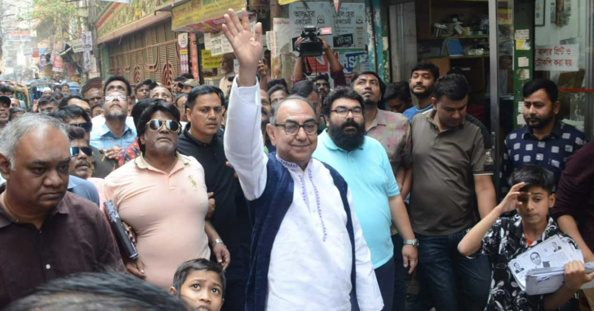 ঢাকা-৮ আসনে 'ধানের শীষ' প্রার্থী মির্জা আব্বাস বলেছেন, ১১ দলীয় জোটের নাসীরুদ্দীন পাটওয়ারী'কে দিয়ে আল্লাহ তার ধৈর্যের পরীক্ষা নিচ্ছেন।