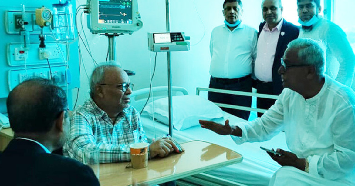 হাসপাতালে চিকিৎসা শেষে সুস্থ হয়ে বাসায় ফিরছেন বিএনপি সিনিয়র যুগ্ম মহাসচিব রুহুল কবির রিজভী।