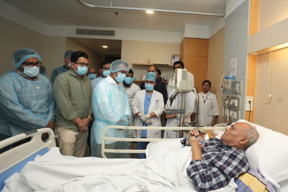 রুহুল কবির রিজভীকে দেখতে হাসপাতালে তারেক রহমান