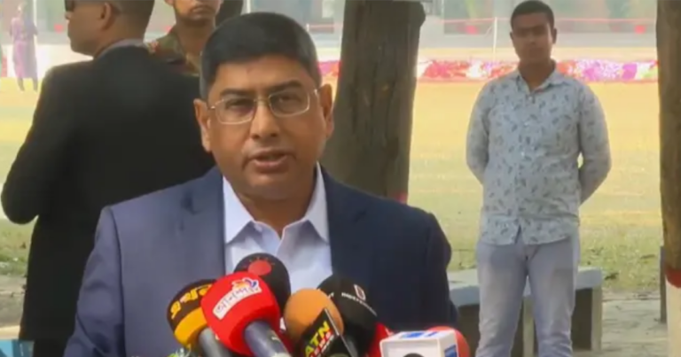 ভোট দিলেন সেনাবাহিনী প্রধান