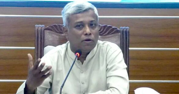 জ্বালানি তেলের সরবরাহ ও বিপণন ব্যবস্থাপনায় শৃঙ্খলা বজায় রাখতে জেলা প্রশাসকদের (ডিসি) নয়টি নির্দেশনা দিয়েছেন বিদ্যুৎ, জ্বালানি ও খনিজ সম্পদ প্রতিমন্ত্রী অনিন্দ্য ইসলাম অমিত।