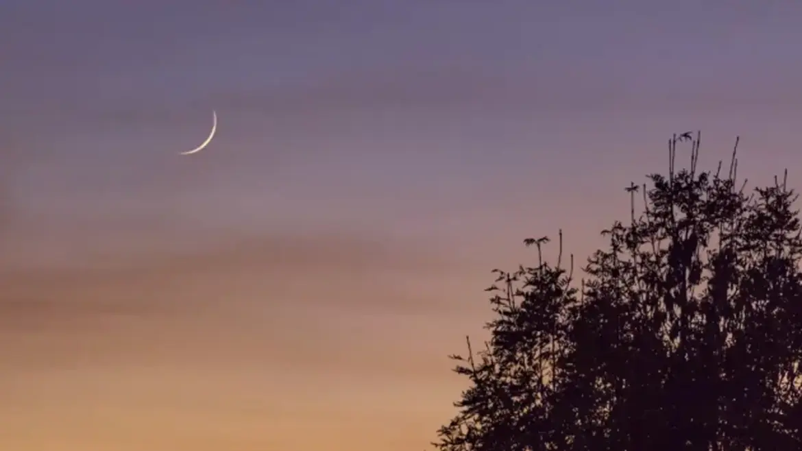 দেশে পবিত্র ঈদুল ফিতর উদযাপনের তারিখ নির্ধারণে আজ বৃহস্পতিবার (১৯ মার্চ) সন্ধ্যায় জাতীয় চাঁদ দেখা কমিটির সভা অনুষ্ঠিত হবে।