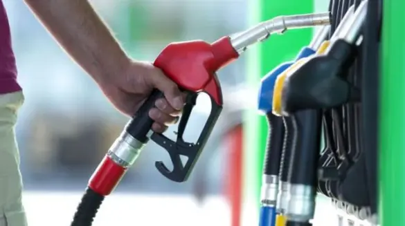 দেশে বর্তমানে জ্বালানি তেলের কোনো সংকট নেই।