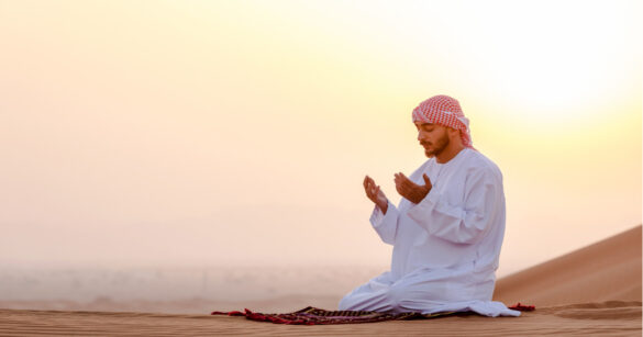 প্রত্যেক প্রাপ্তবয়স্ক নারী ও পুরুষের জন্য পাঁচ ওয়াক্ত নামাজ পড়া ফরজ।