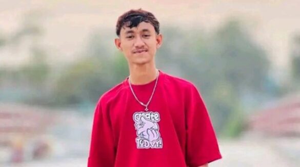 সিয়াম মুকসুদপুর সরকারী কলেজের এইচএসসি দ্বিতীয় বর্ষের শিক্ষার্থী।