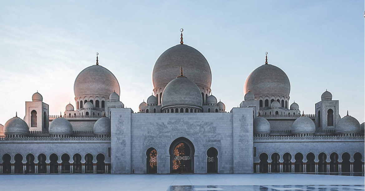 প্রাপ্তবয়স্ক প্রত্যেক নারী ও পুরুষের জন্য ৫ ওয়াক্ত নামাজ পড়া ফরজ। এ জন্য নামাজ পড়ার ওয়াক্ত কখন শুরু হয় এবং কখন শেষ হয় তা জানা জরুরি।