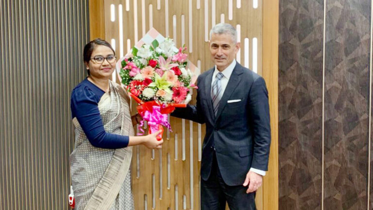 দুদিনের সফরে ঢাকায় মার্কিন সহকারী পররাষ্ট্রমন্ত্রী পল কাপুর