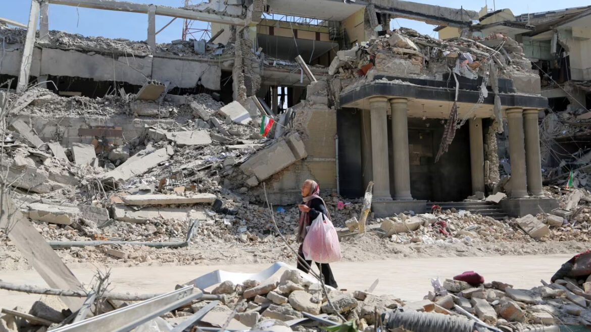 যুক্তরাষ্ট্র ও ইসরায়েলি বাহিনীর যৌথ হামলায় ইরানে নিহতের সংখ্যা হাজার ছাড়িয়েছে