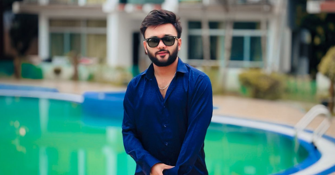 মিরপুর চিড়িয়াখানা এলাকা থেকে আলোচিত কনটেন্ট ক্রিয়েটর আর এস ফাহিম চৌধুরী'কে আটক করেছেন একদল শিক্ষার্থী।