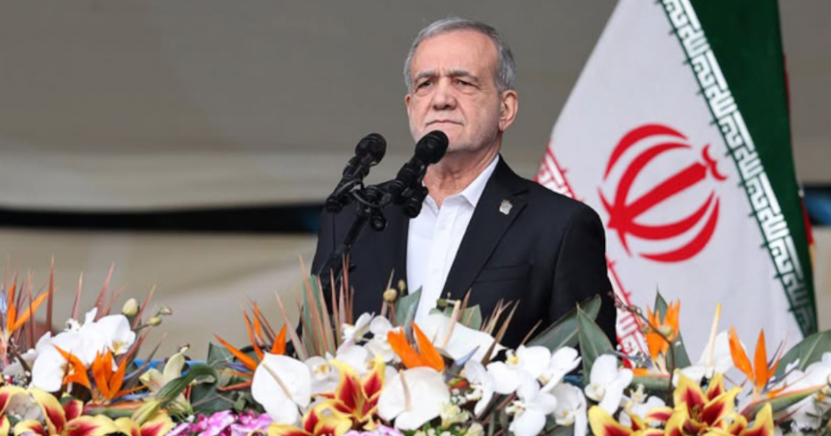 খামেনি মৃত্যুর পর ইরানে অন্তর্বর্তীকালীন রাষ্ট্রীয় কার্যাবলী পরিচালনার জন্য ৩ সদস্যের একটি পরিষদ গঠন করা হয়েছে।