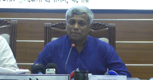 বাংলাদেশে এই মুহূর্তে জ্বালানি তেলের মূল্যবৃদ্ধির কোনো পরিকল্পনা সরকারের নেই বলে জানিয়েছেন বিদ্যুৎ, জ্বালানি ও খনিজ সম্পদ প্রতিমন্ত্রী অনিন্দ্য ইসলাম অমিত।