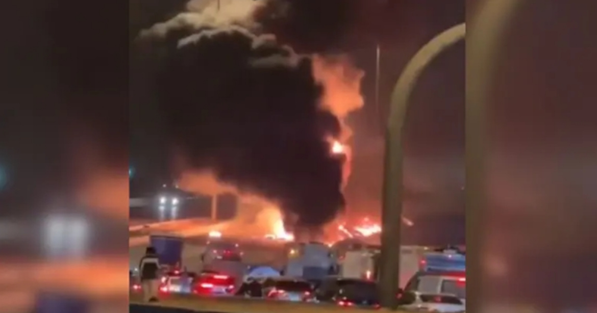 সৌদি আরব রাজধানী রিয়াদে অবস্থিত মার্কিন দূতাবাসে ড্রোন হামলা চালানো হয়েছে।