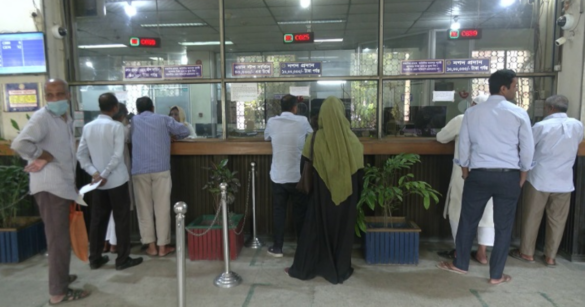 শিল্পসংশ্লিষ্ট এলাকায় সীমিত প‌রিসরে আজ বুধবার (১৮ মার্চ) তফসিলি ব্যাংকের শাখা খোলা থাকবে।